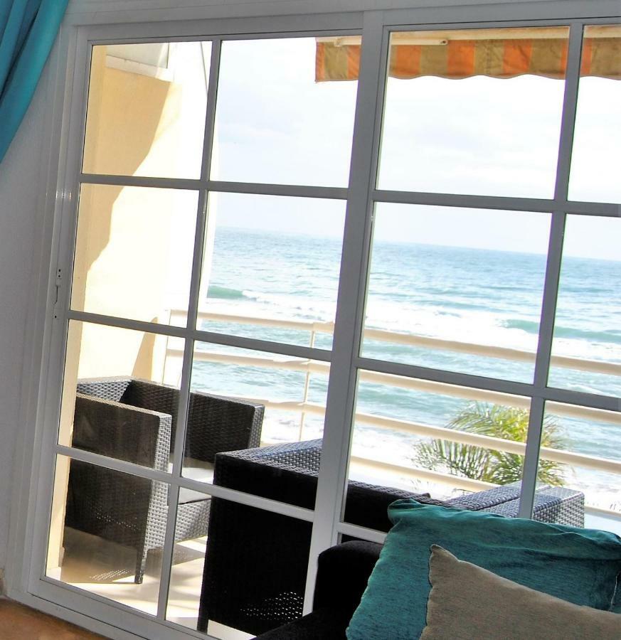 Apartamento Frente Al Mar,Primera Linea Rincón de la Victoria Dış mekan fotoğraf