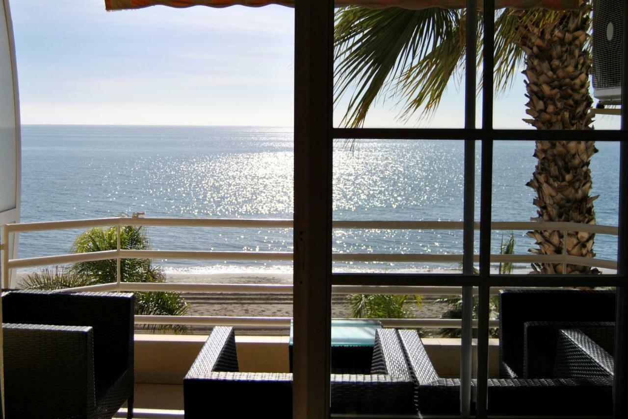 Apartamento Frente Al Mar,Primera Linea Rincón de la Victoria Dış mekan fotoğraf