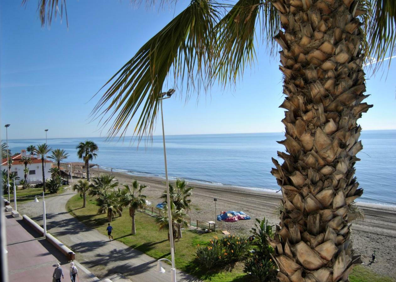 Apartamento Frente Al Mar,Primera Linea Rincón de la Victoria Dış mekan fotoğraf
